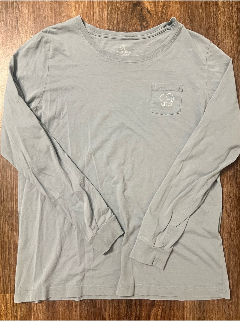 ivory ella Women’s Long-Sleeve Pocket Tee — Powder Blue